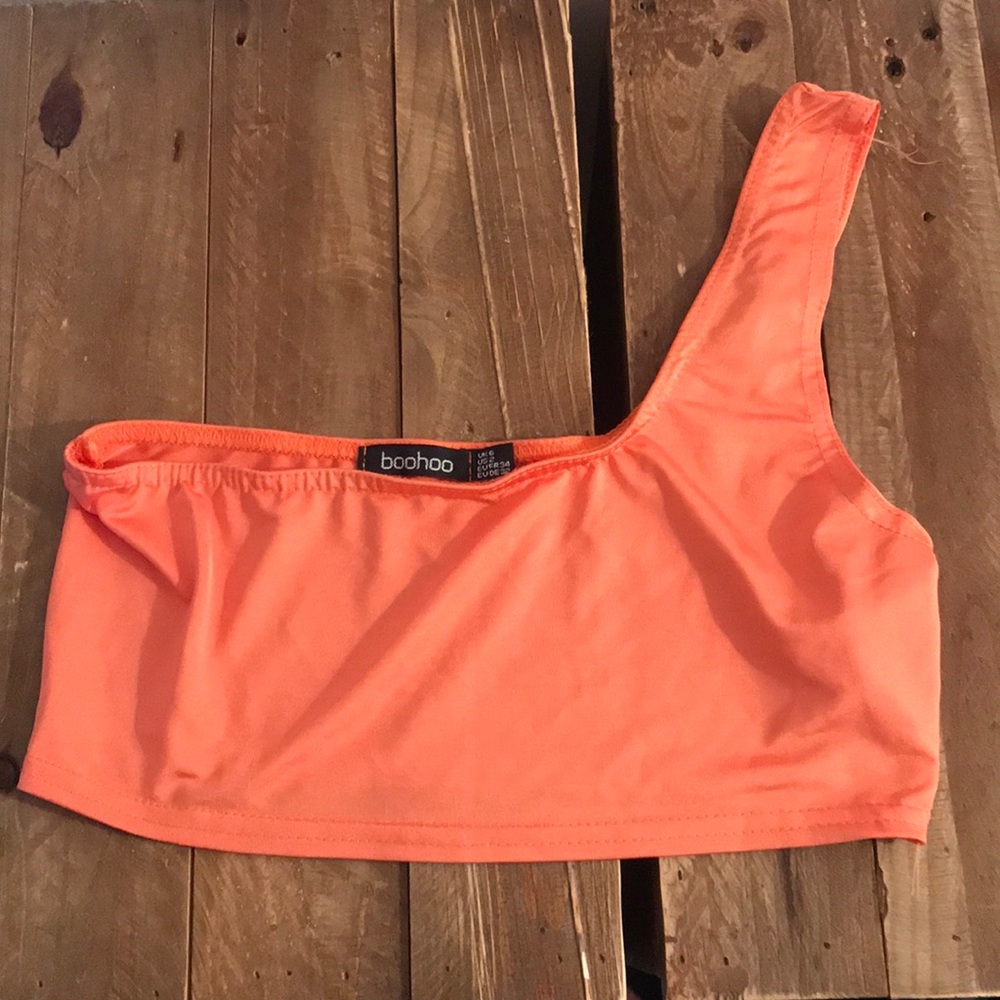 one shoulder crop top